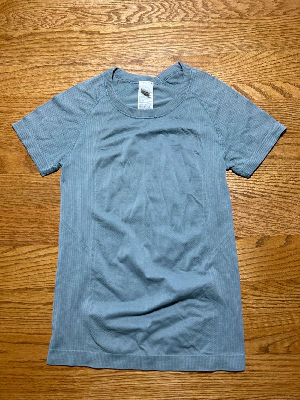 Women’s Old Navy Active Seamless Go-Dry Shirt Blue/Green Size XS